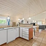 3 Bedroom Cozy In *