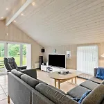 3 Bedroom Cozy In *