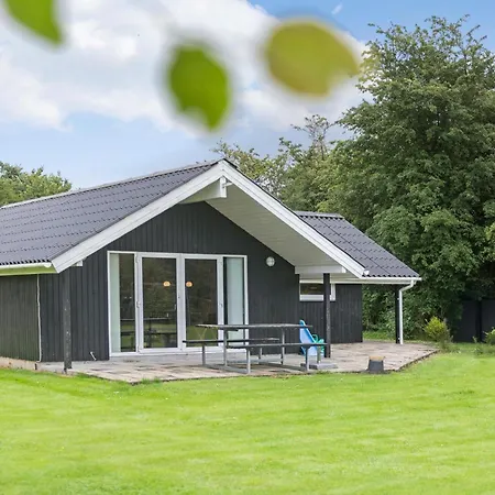 Dom wakacyjny 3 Bedroom Cozy In